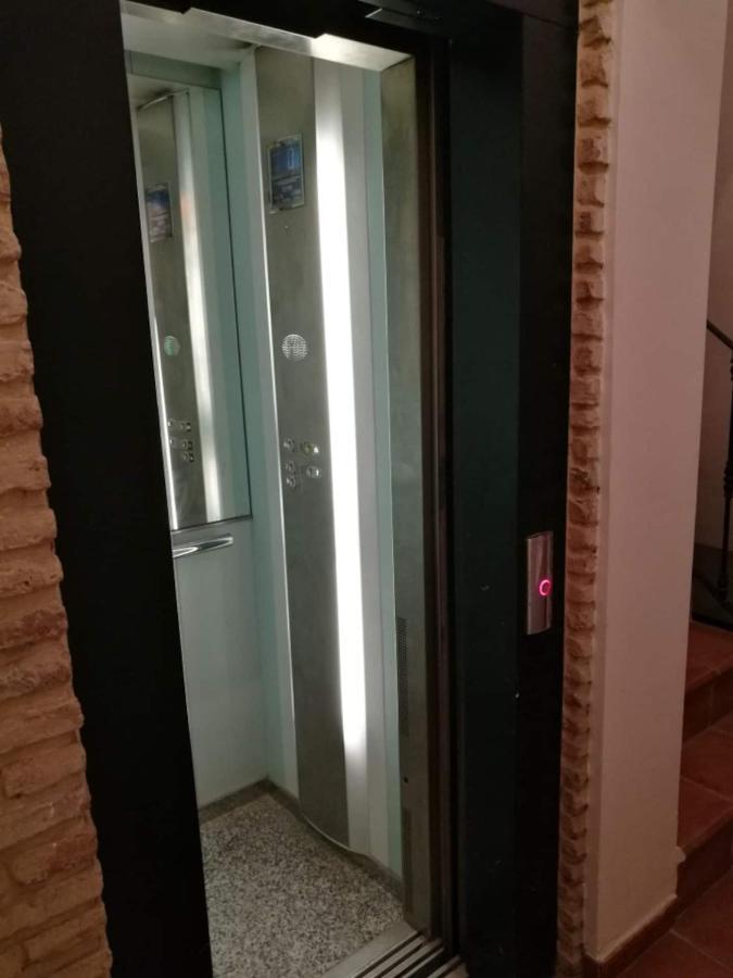 Trianabridgeviews Atico Con Vistas Al Puente De Triana Calle Castilla 38 Appartement *